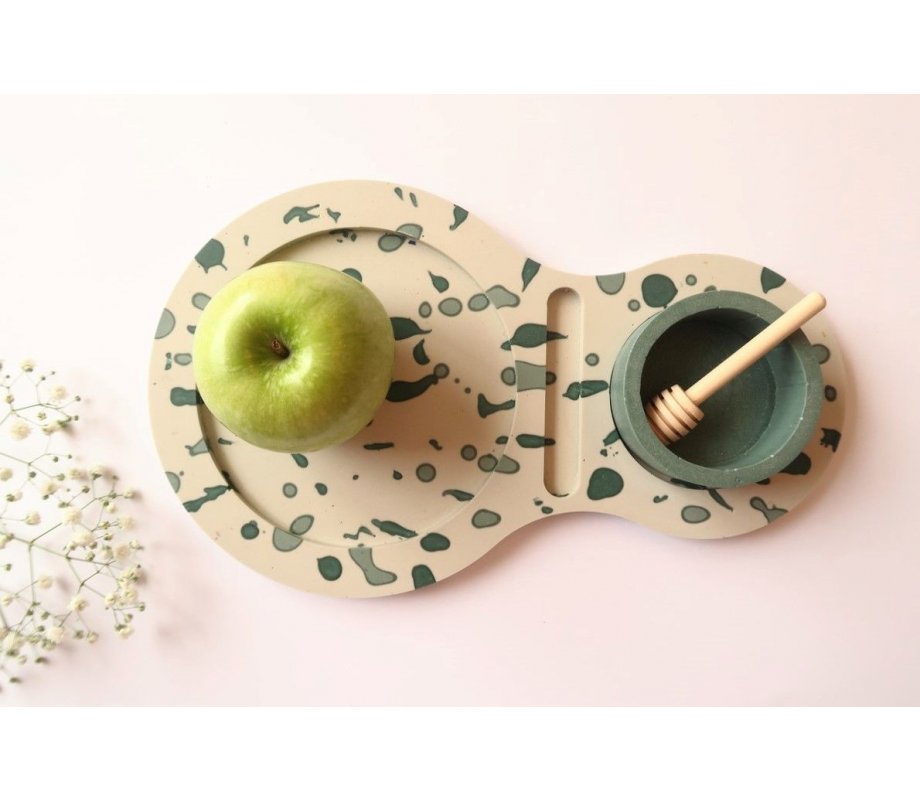 Handcrafted Apple Tray with Abstract Design and Green Honey Bowl - Graciela Noemi