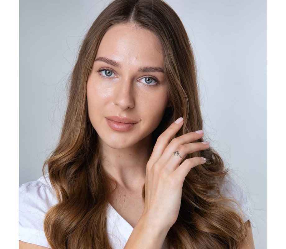 Ring of Sterling Silver with a Raised Cutout Star of David